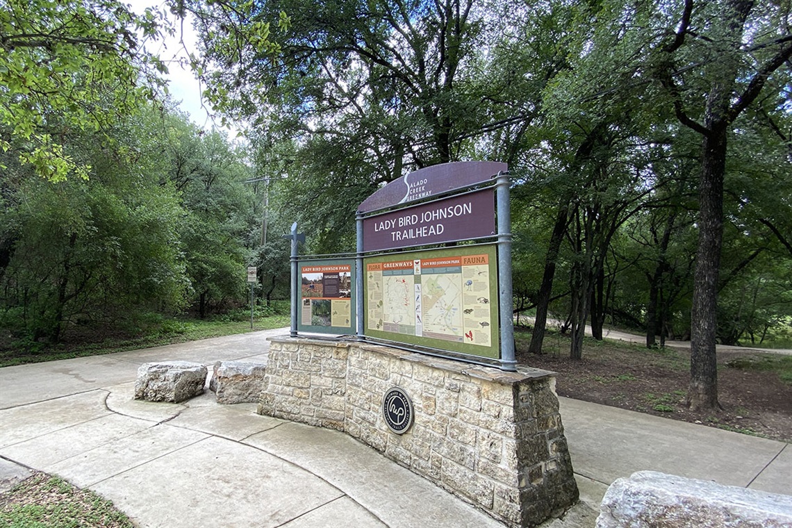 Lady Bird Johnson Park trailhead sign