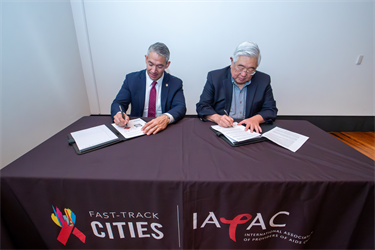 Mayor and County Judge sign declaration to j fast track cities partnership