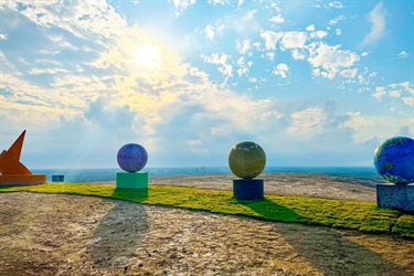 Planet Installation 